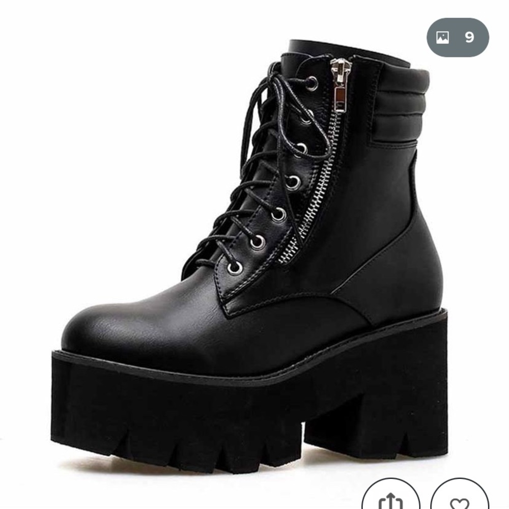 Women’s platform shoes
